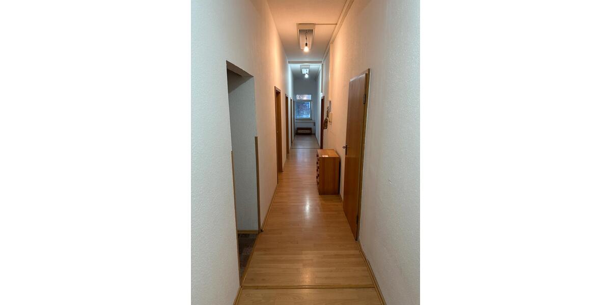 Gewerberäume 5 Zimmer 3 Bäder u. Küche zu vermieten 5 zimmer