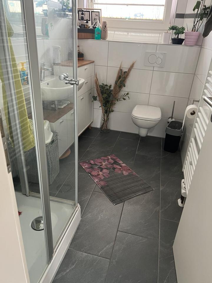 Kernsanierte 4 Zimmerwohnung im EG mit Garten zimmer