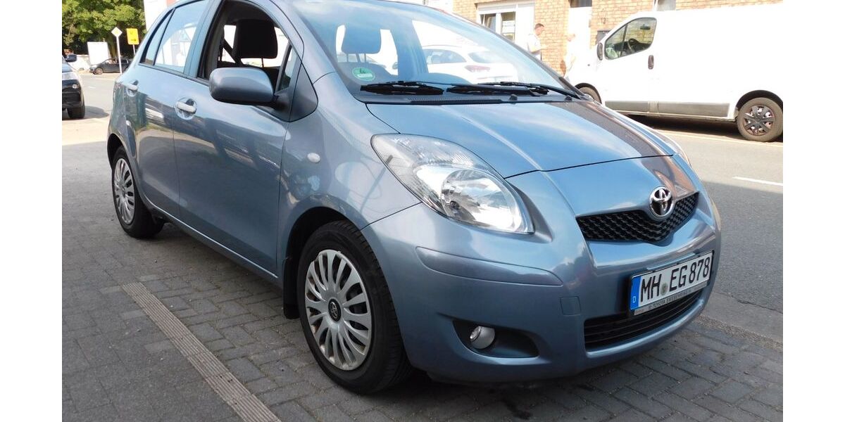 Toyota Yaris 105.689 km 5.999 &euro; Mülheim 45473