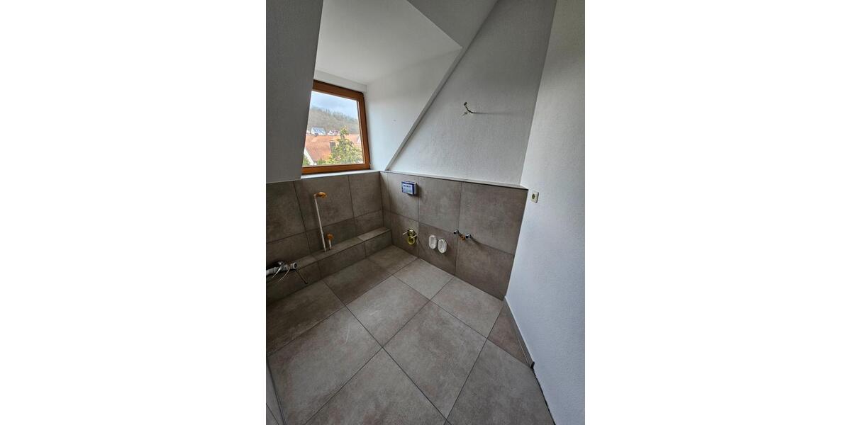 Dachgeschoßwohnung Regenstauf - 3 Zimmer, 92 m&sup2;, 900&euro; | Angebot:25759669