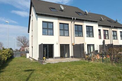 Haus Wiesbaden Mainz-Kastel - 5 Zimmer, 145 m&sup2;, 2.900&euro; | Angebot:25863167