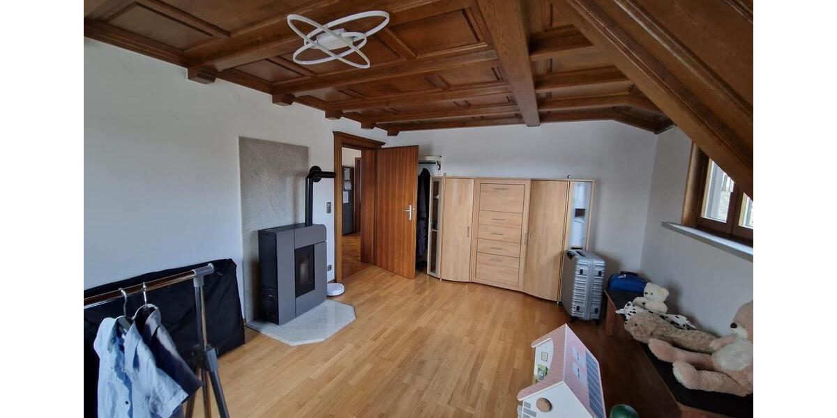Einfamilienhaus Ettringen - 7 Zimmer, 150 m&sup2;, 1.250&euro; | Angebot:26230926