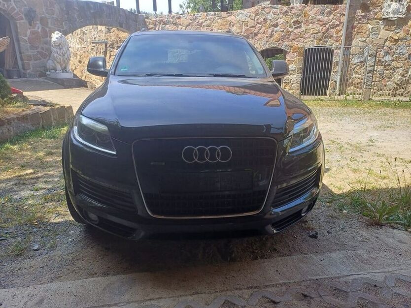 Q7