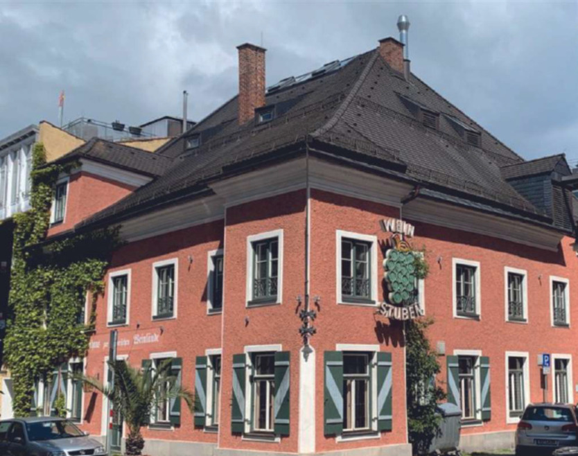 Besondere DG Wohnung in der historischen Weinlände