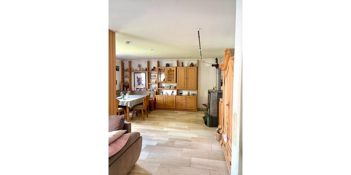 Erdgeschoßwohnung Ursensollen - 3 Zimmer, 140 m&sup2;, 1.045&euro; | Angebot:26686970