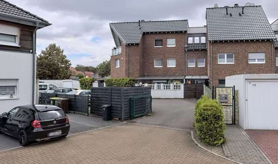 Haus zum Kaufen in Dormagen 360.000 € 153 m²