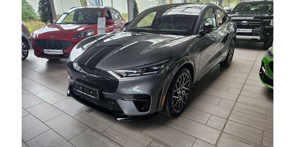 Ford Mustang Mach-E 3.671 km 48.990 &euro; Hude 27798