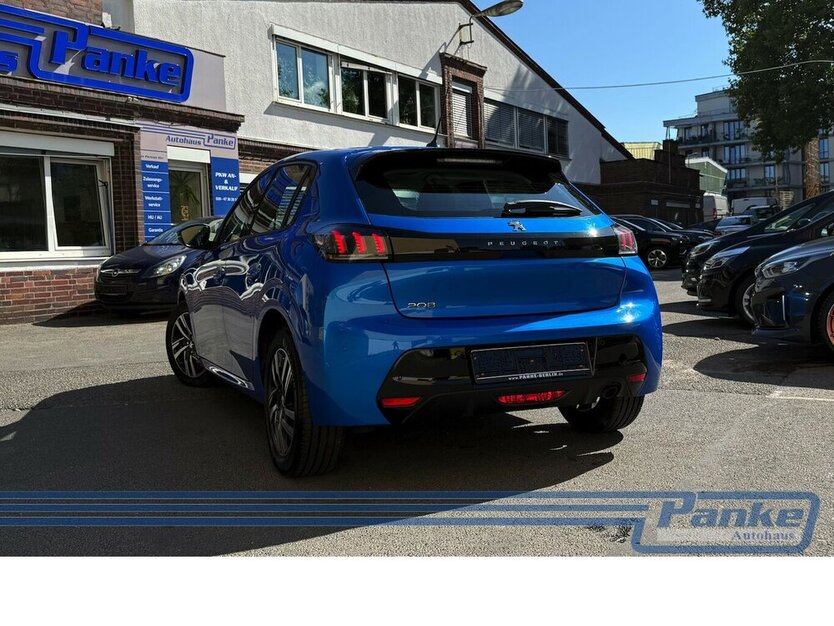 Peugeot 208 Allure*Pano*R-Cam*Navi*Keyless*LED* 32.381 km 13.990 € Berlin 13187