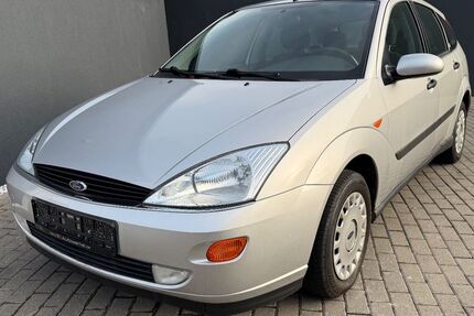 Ford Focus 68.000 km 2.490 &euro; Gärtringen 71116
