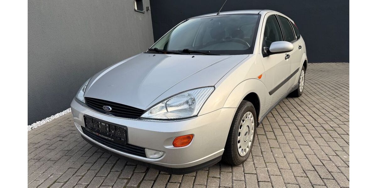Ford Focus 68.000 km 2.490 &euro; Gärtringen 71116