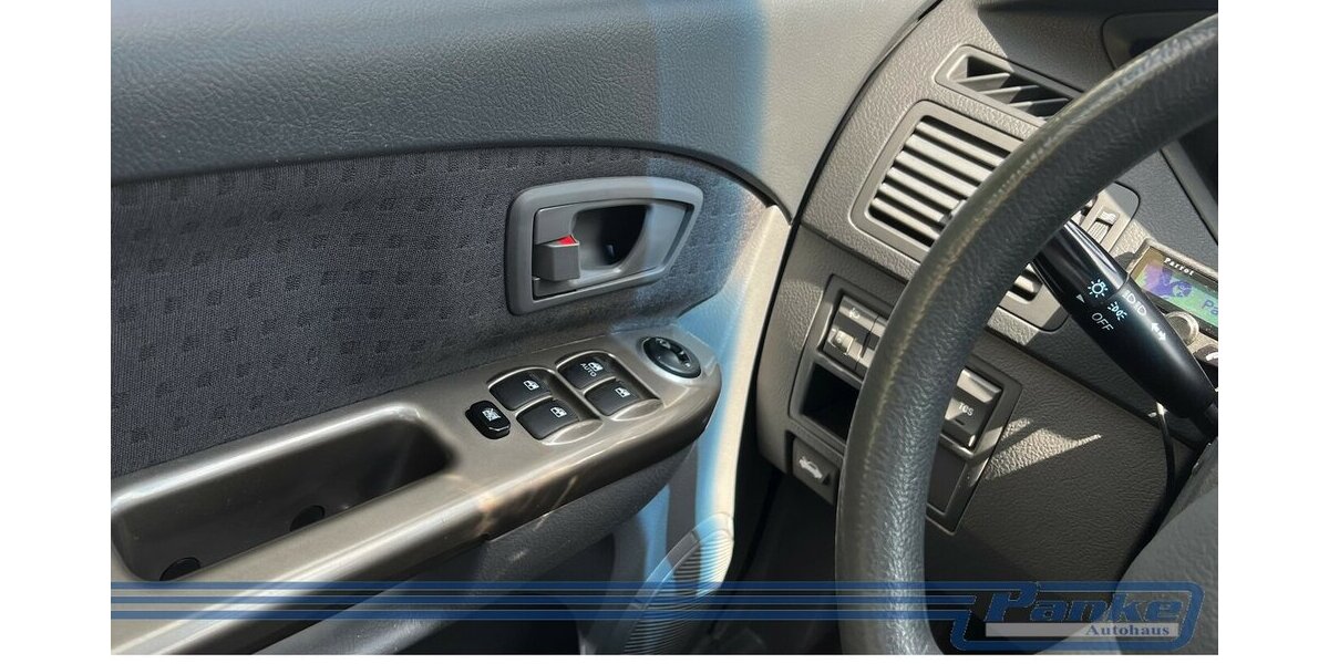 Kia Carens 2.0 16V EX Van*SchiebeD.*Klima*PDC*Bluet* 109.096 km 1.100 € Berlin 13187