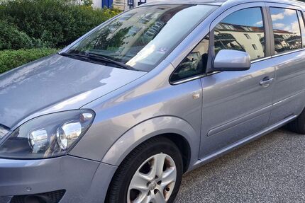 Opel Zafira 174.862 km 2.400 &euro; Lübeck 23558