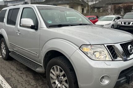 Nissan Pathfinder 212.000 km 12.499 &euro; Taunusstein 65232