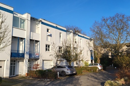 Wieder verfügbar! RMH mit Garage, 2 Balkonen, Garten und Terrasse - Haus Wiesbaden Klarenthal | Angebot:25972229