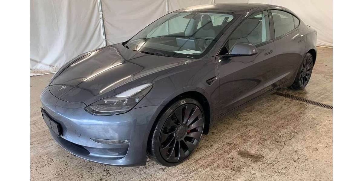 Tesla Model 3 47.976 km 30.450 &euro; Herges-Hallenberg 98587