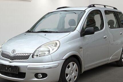 Toyota Yaris 189.272 km 1.699 &euro; Berlin 12681