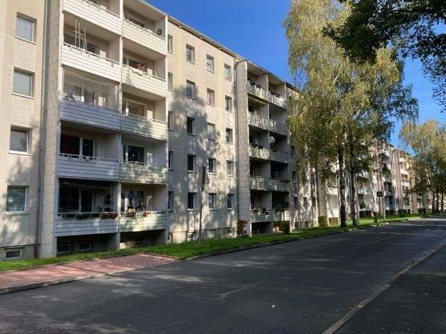 Etagenwohnung Hermsdorf - 4 Zimmer, 70 m&sup2;, 390&euro; | Angebot:25873344