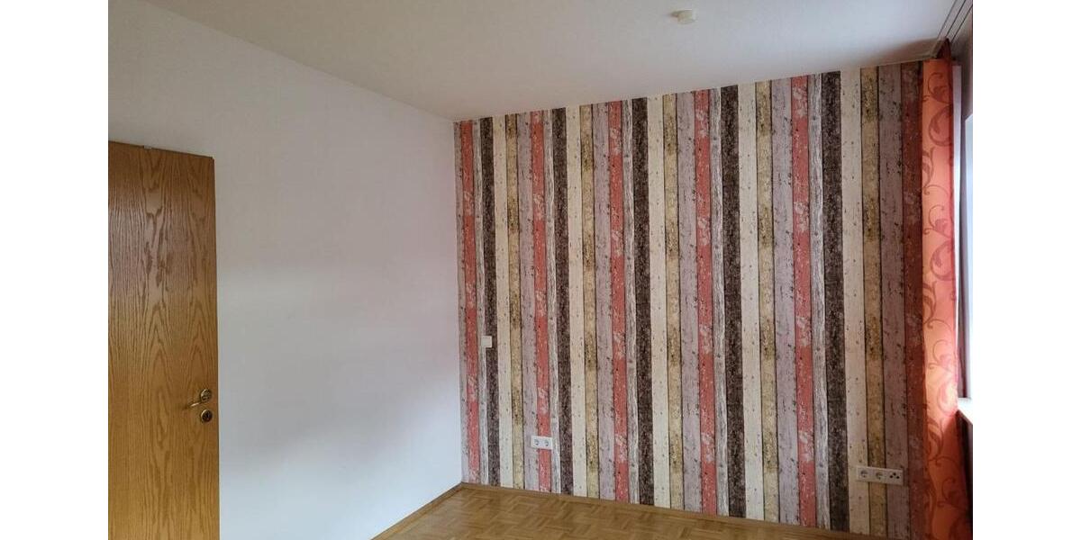 Sofort bezugsfrei: Moderne 3-ZKB-Wohnung mit Terrasse & Stellpl. 3 zimmer