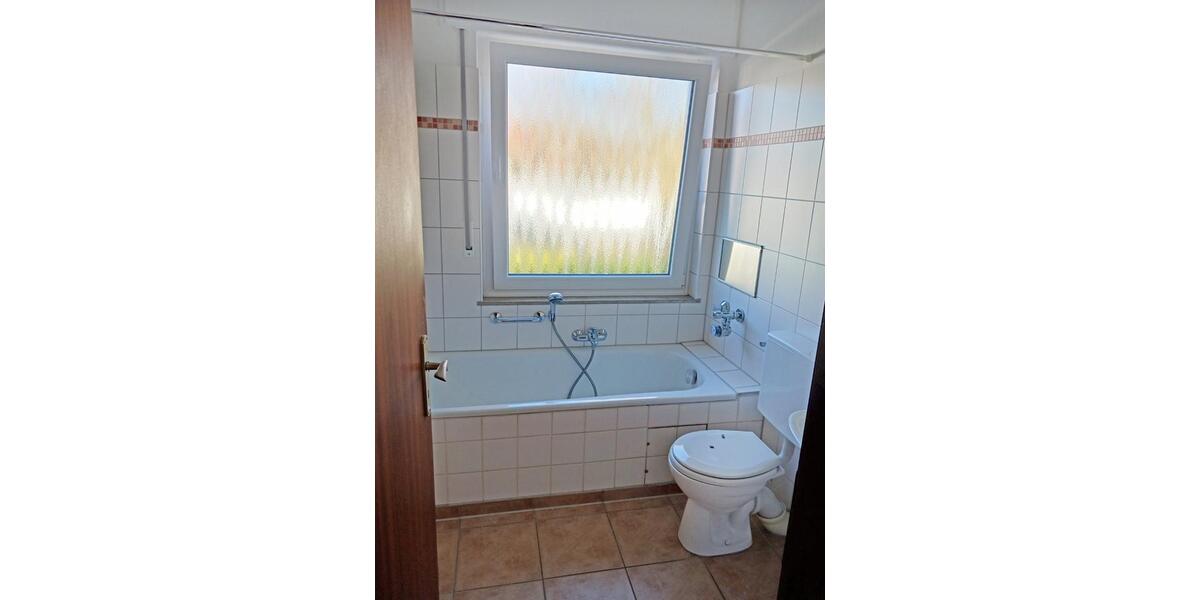 Erdgeschoßwohnung Bad Oeynhausen Dehme - 3 Zimmer, 72 m&sup2;, 590&euro; | Angebot:25574474