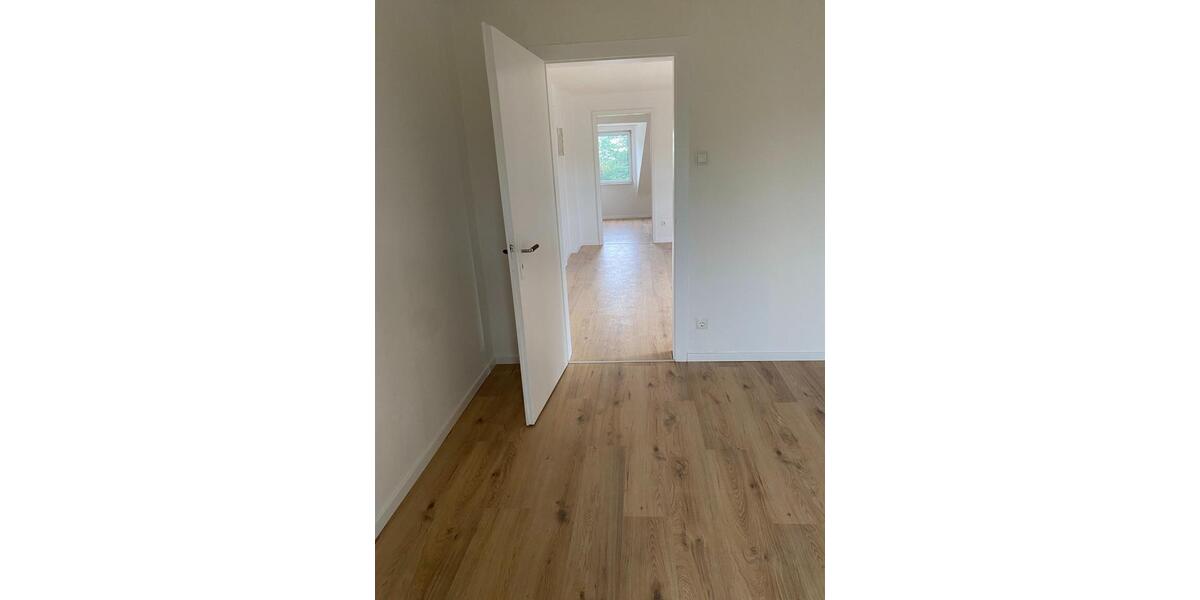 Dachgeschoßwohnung Meschede - 3 Zimmer, 70 m&sup2;, 610&euro; | Angebot:25959312