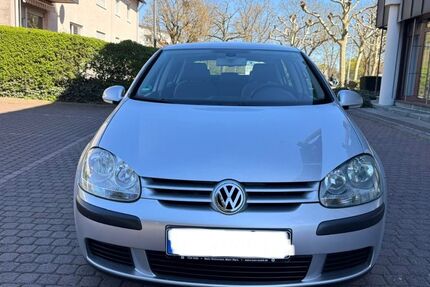 VW Golf 91.000 km 3.150 &euro; Rüsselsheim 65428