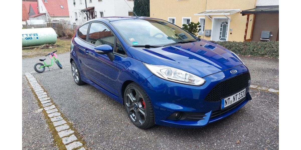 Ford Fiesta 102.000 km 8.500 &euro; Römerstein 72587