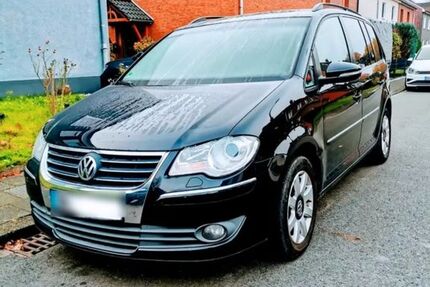 VW Touran 233.000 km 4.999 € Duisburg 47198