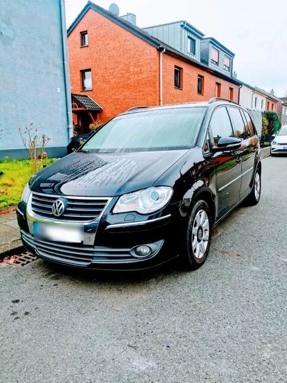 VW Touran 233.000 km 4.999 € Duisburg 47198