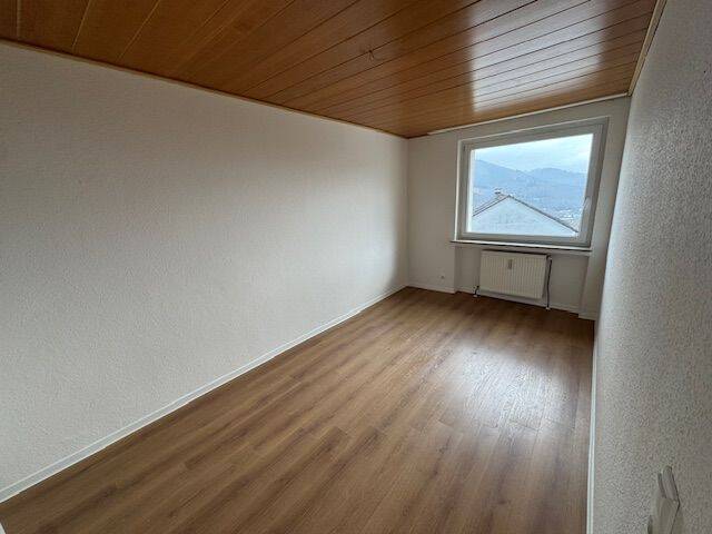 Zimmer Plettenberg Ohle - 3 Zimmer, 71 m&sup2;, 500&euro; | Angebot:26258032
