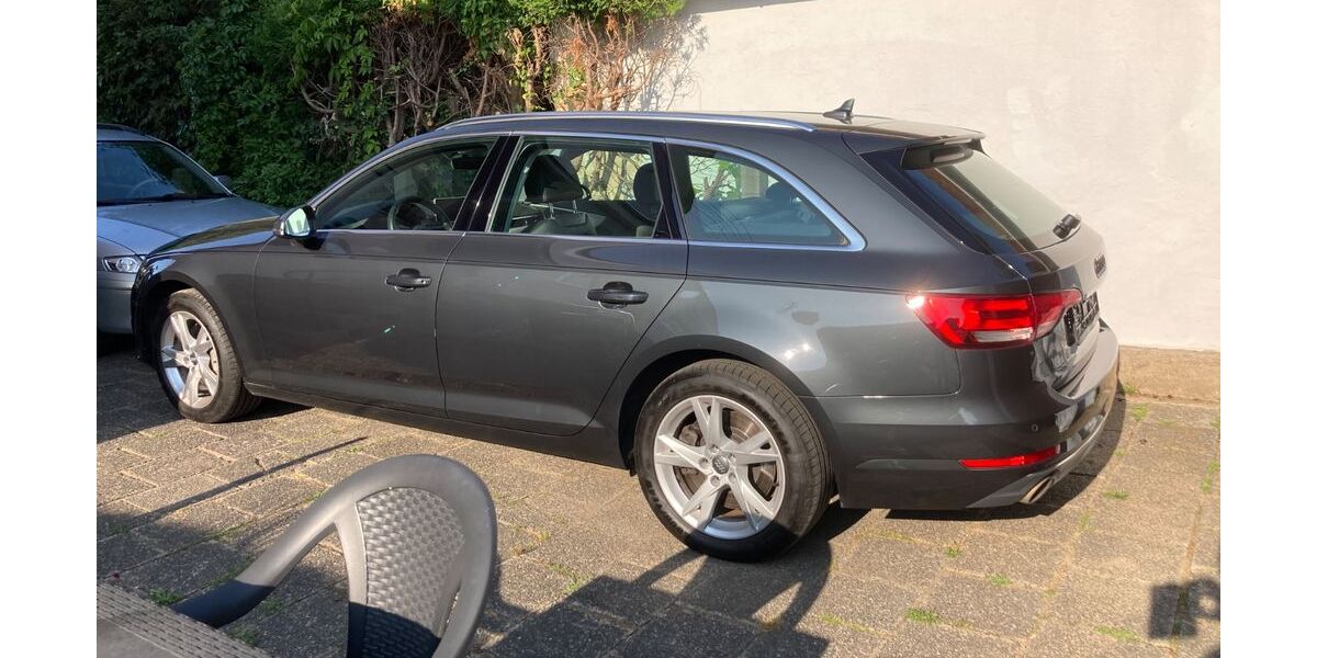 Audi A4 128.000 km 22.900 &euro; Glauburg 63695
