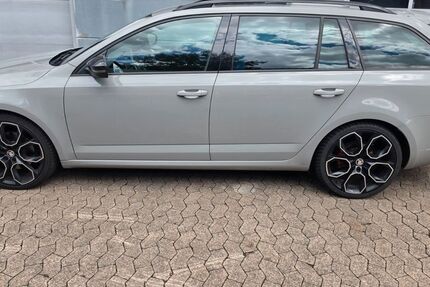Skoda Octavia 178.000 km 17.000 &euro; Humes 66571