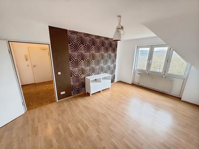 Dachgeschoßwohnung Trier Kürenz - 2 Zimmer, 60 m&sup2;, 750&euro; | Angebot:25607117