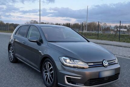VW Golf 57.654 km 15.490 &euro; Nusse 23896