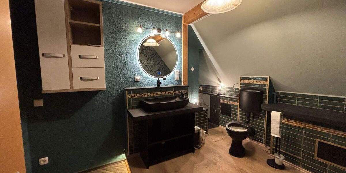 Einfamilienhaus Penzlin Mallin - 9 Zimmer, 500 m&sup2;, 560.000&euro; | Angebot:25755251