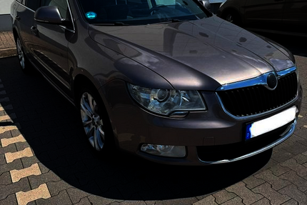 Skoda Superb 176.500 km 4.990 &euro; Hannover 30453