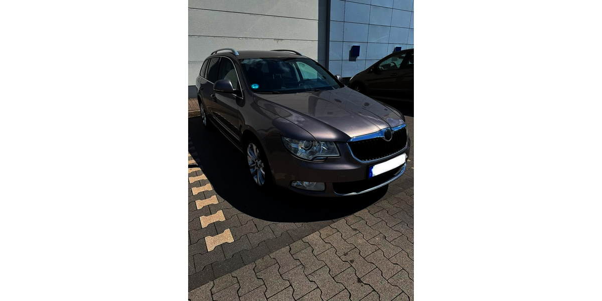 Skoda Superb 176.500 km 4.990 &euro; Hannover 30453