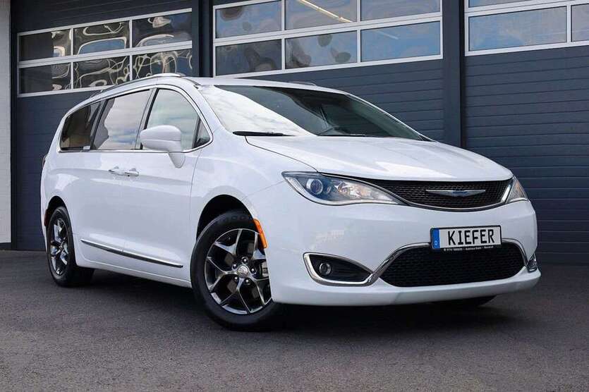 Chrysler Pacifica 62.645 km 27.950 € Rennerod 56744