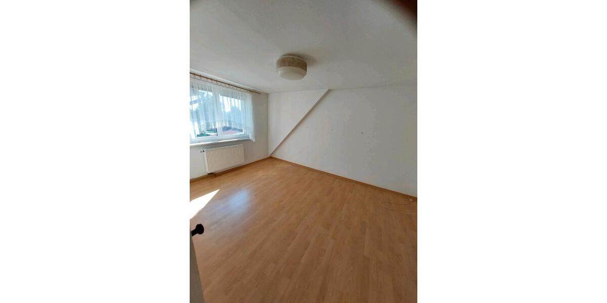 Reihenhaus Pößneck - 6 Zimmer, 112 m&sup2;, 89.000&euro; | Angebot:26656233