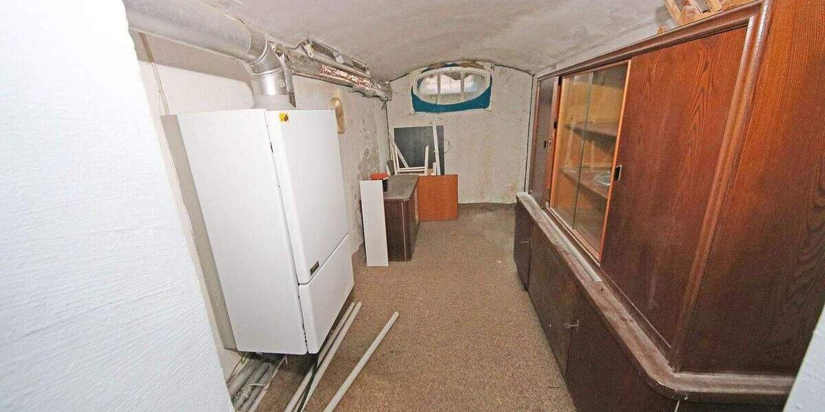 großes Reihenmittelhaus in BTF-Wolfen OT Greppin - auch für 2 Generationen geeignet 1 zimmer