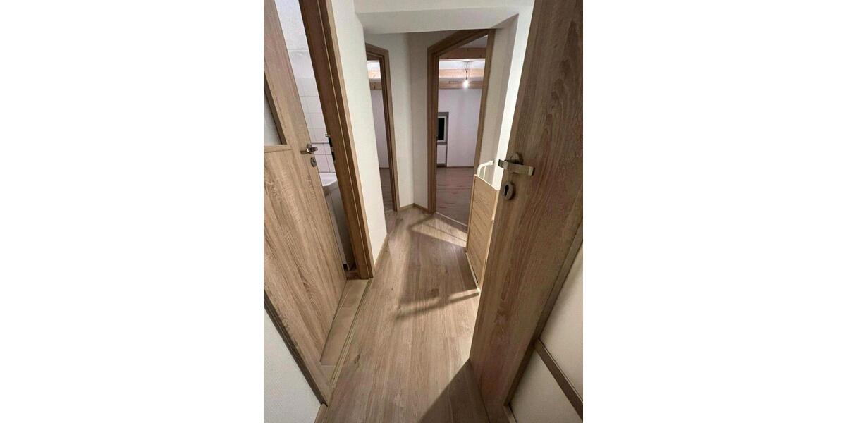 Einfamilienhaus Weißenfels - 8 Zimmer, 200 m&sup2;, 200.000&euro; | Angebot:26821685
