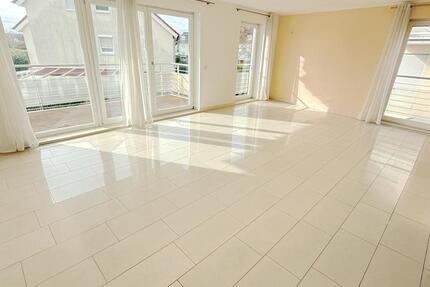 ** Mühlheim-Stadt ** Hochwertig ausgestattete 3-Zimmer-Whg mit 2 Balkonen und PKW-Platz in Mühlheim 3 zimmer