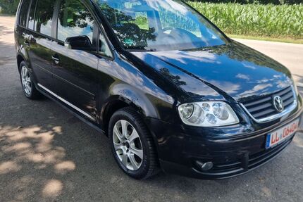 VW Touran 217.000 km 599 &euro; GELTENDORF 82269