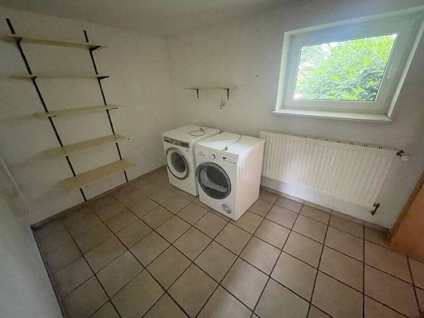 GROSSZÜGIGES Einfamilienhaus IN RUHIGER LAGE