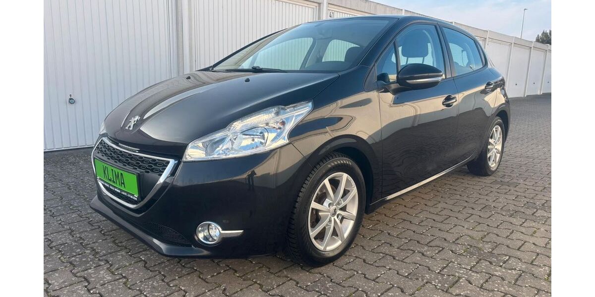 Peugeot 208 146.890 km 5.500 &euro; Bornheim 53332