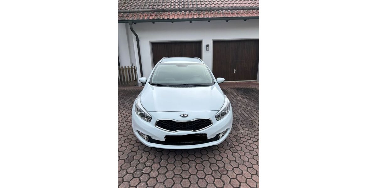 Kia ceed Sportswagon 128.000 km 6.500 &euro; Bruck 92436