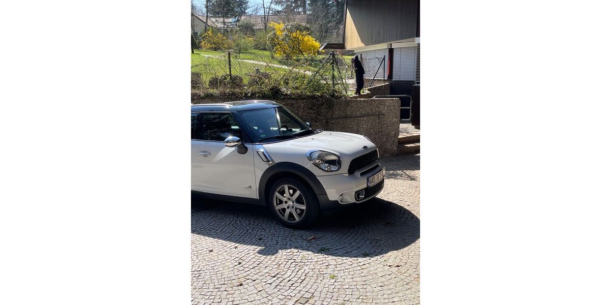 Mini Countryman S (Cooper) 102.000 km 9.750 &euro; Baden-Württemberg - Baden-Baden 76530
