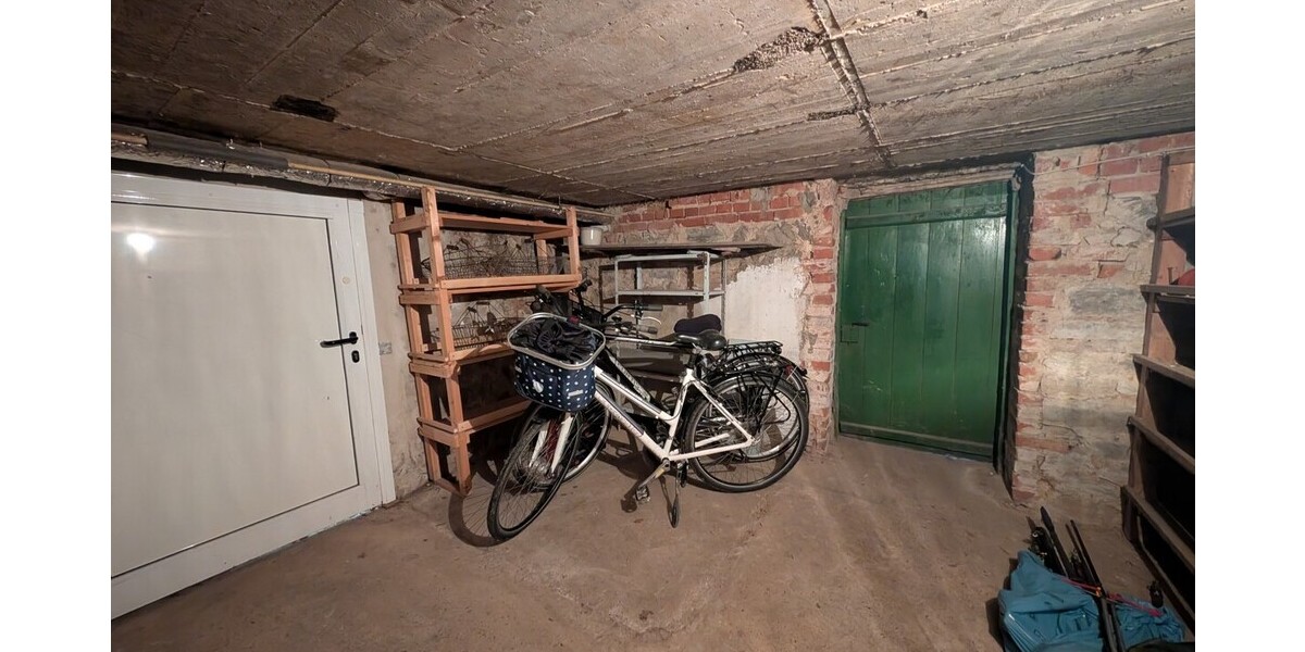 Großes Grundstück in Hüllhorst: Einfamilienhaus mit Potenzial zur Neugestaltung - Grundstück Hüllhorst | Angebot:26905367