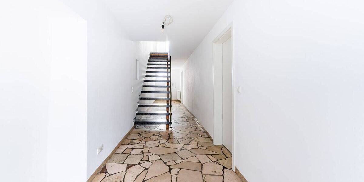 Reihenmittelhaus Straubing - 4 Zimmer, 121 m&sup2;, 1.140&euro; | Angebot:25664872