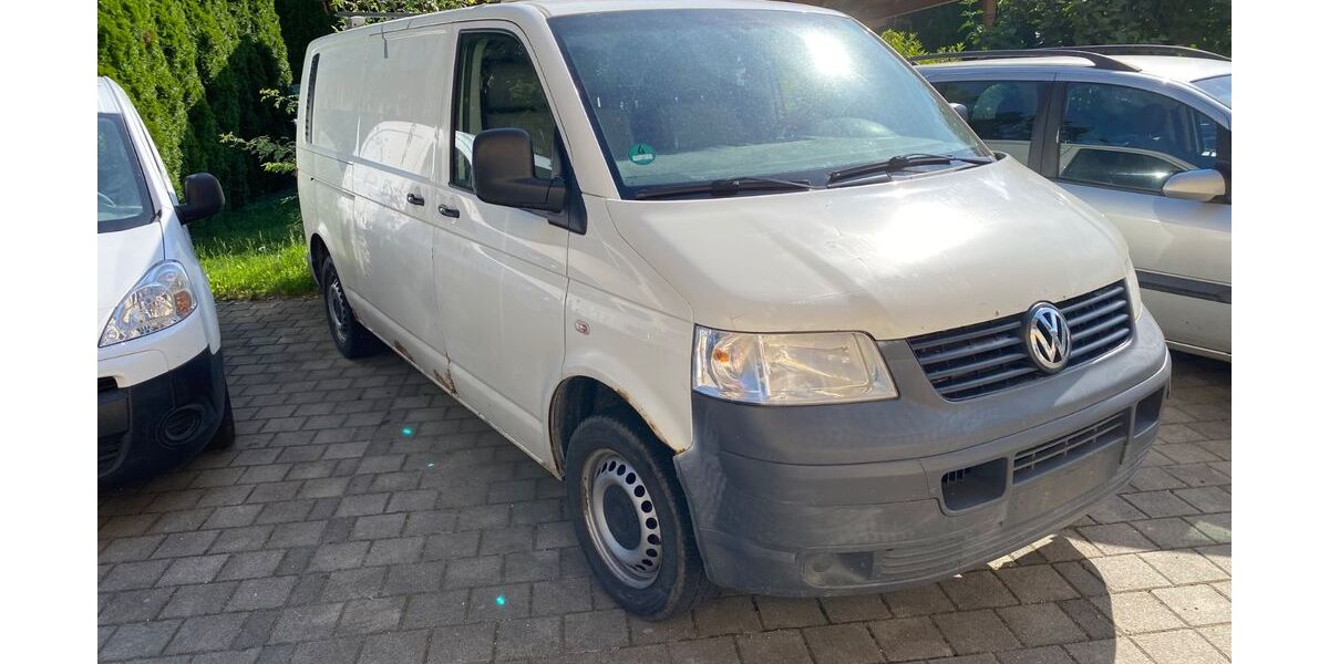 VW T5 Transporter 292.000 km 1.700 &euro; München 81671