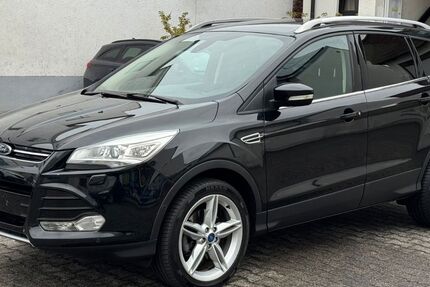 Ford Kuga 130.000 km 11.999 € Limburg-Linter 65550